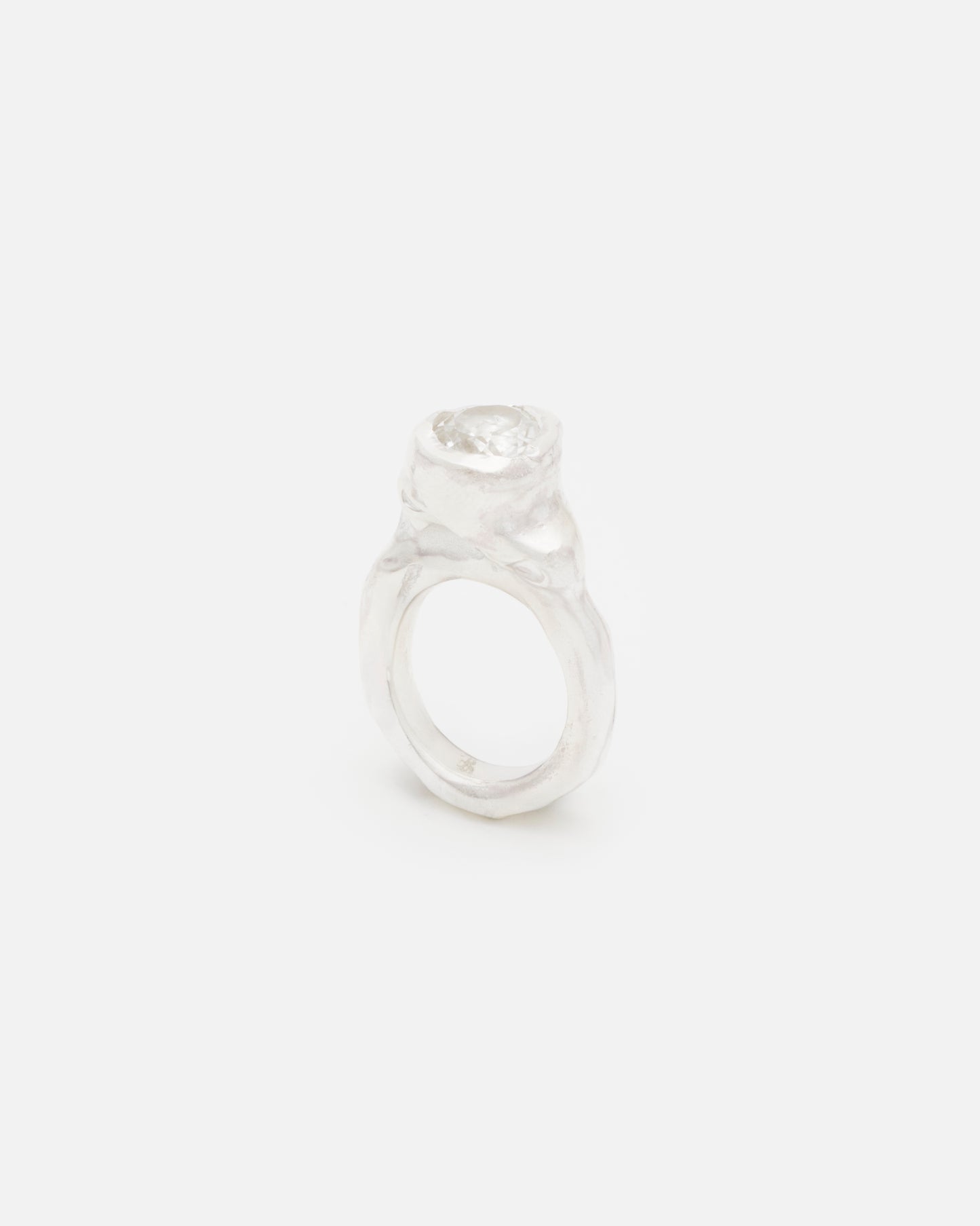 ATHYRIS PINKY RING - WHITE QUARTZ
