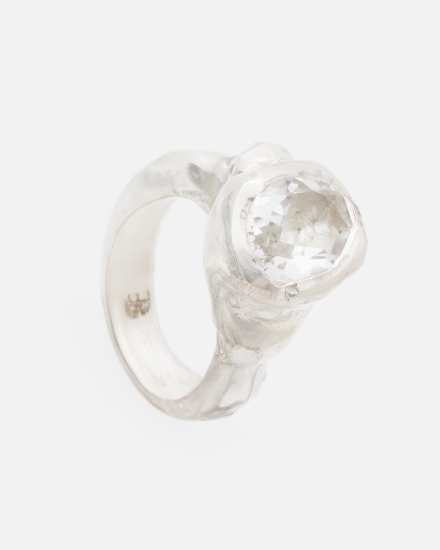 ATHYRIS PINKY RING - WHITE QUARTZ