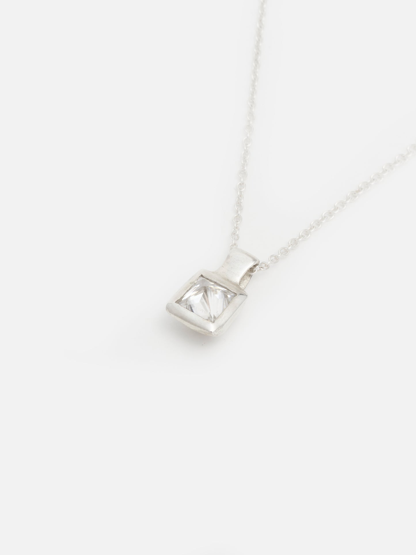 SEER PENDANT